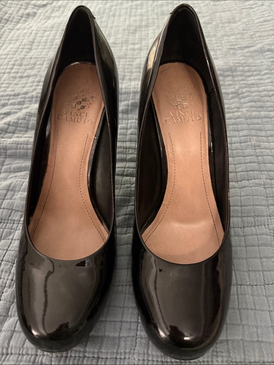 Vince Camuto Shoes - Vince Camuto Black Patent Leather Classic Round-Toe Pumps